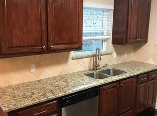 502 N Roberts Rd, Cedar Hill, TX 75104