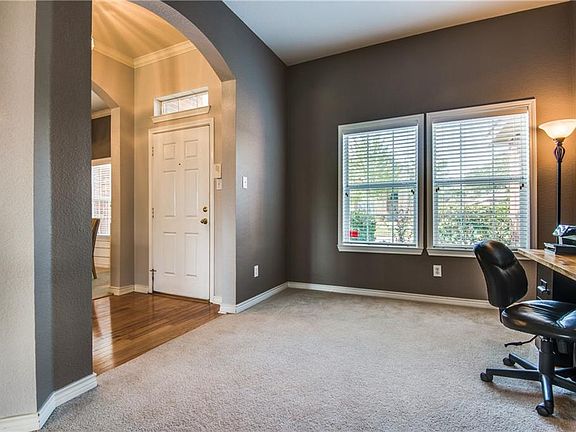 4th image of 2717 Clubhouse Dr