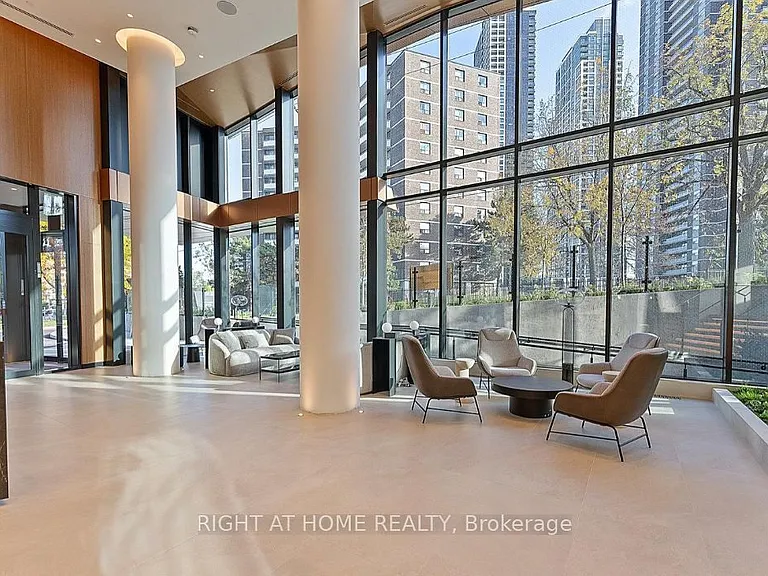 60 Central Park Dr #1707 — Photo 9