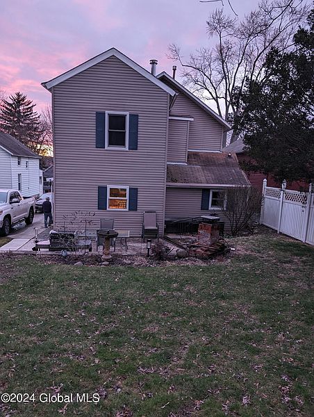 2nd image of 813 7th Avenue