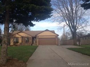 27260 Campbell Rd, Warren, MI 48093