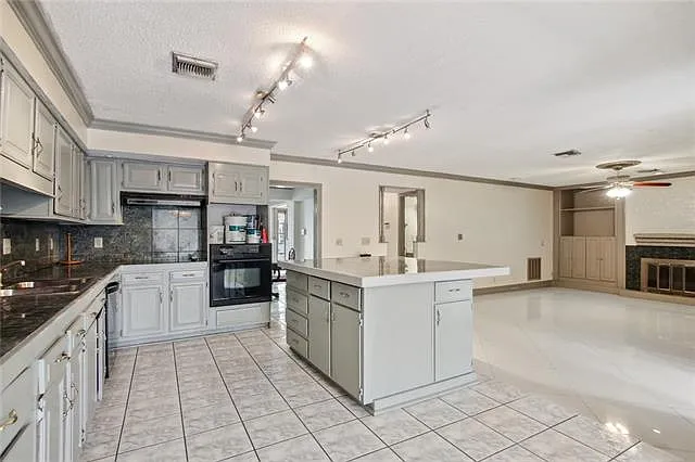 Building Photo - 4824 Folse Dr