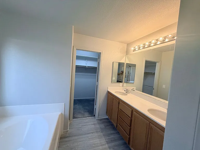8228 N Corset Creek St — Photo 11