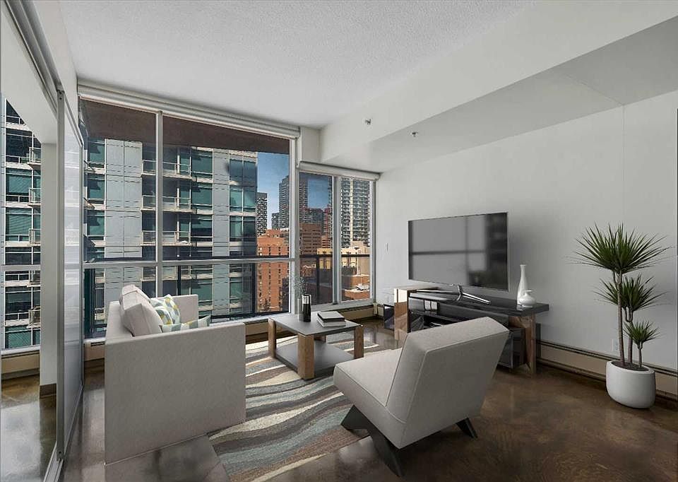 1st image of 135 13th Ave SW #1106