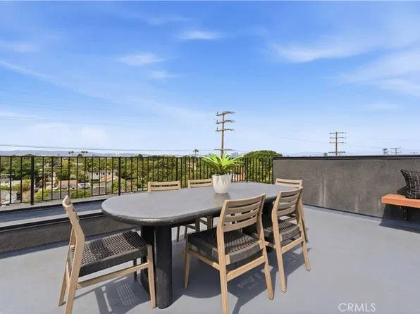 11702 Charnock Rd, Los Angeles, CA 90066