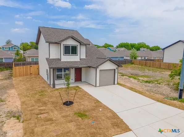 300 W Martindale St, Seguin, TX 78155