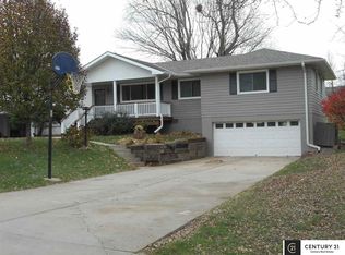 1321 Englewood Dr, Bellevue, NE 68005
