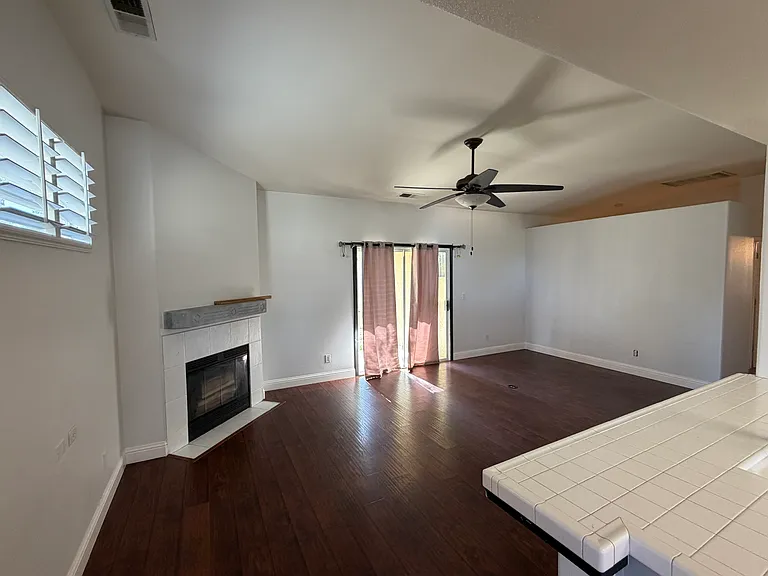 6295 N Babigian Ave — Photo 4