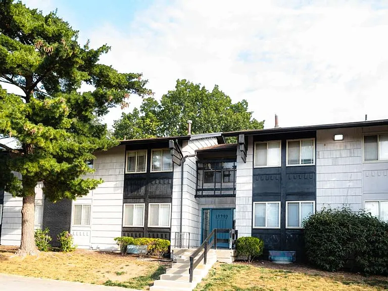 Pet-Friendly Apartments in Shawnee, KS Near Kansas City — Photo 20