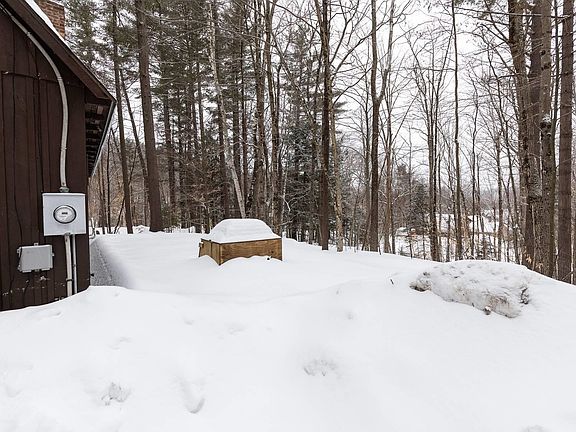 3rd image of 1063 Shedd Hill Road