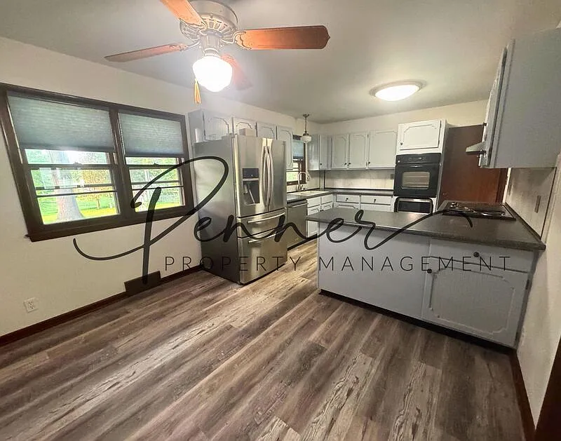 3 bed, 2.0 bath, 1170 sqft, $1,795 — Photo 4