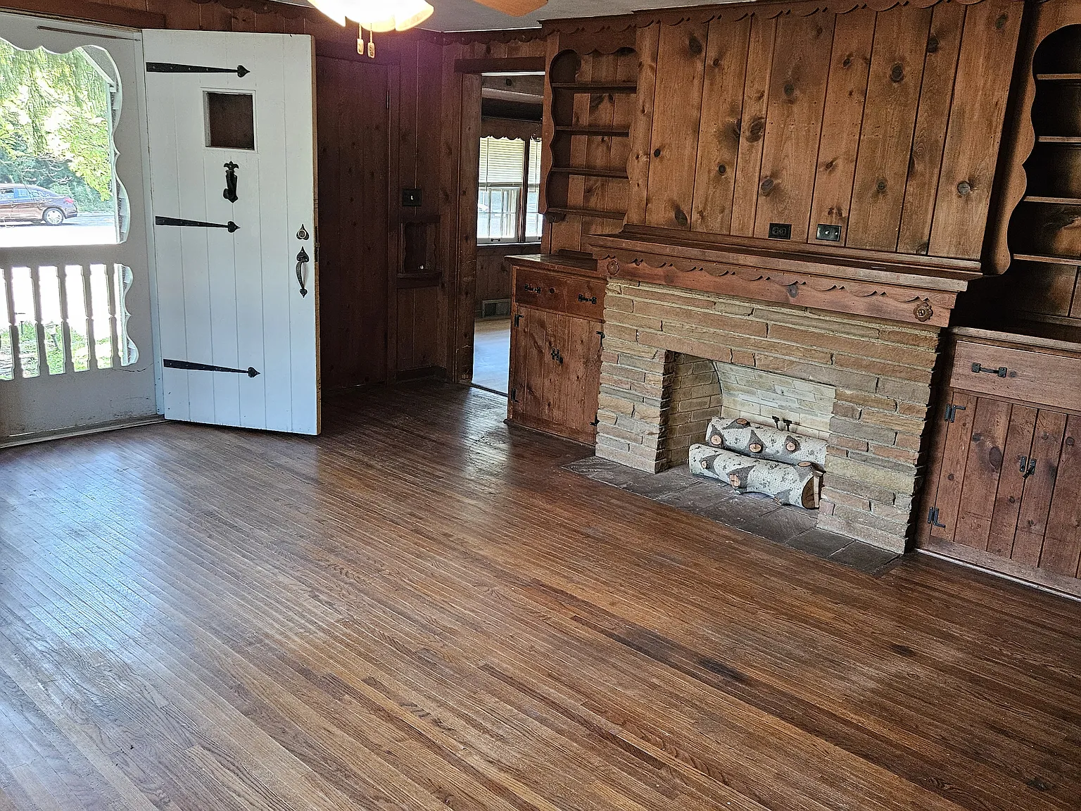 2 bed, 1054 sqft, $1,300 — Photo 4