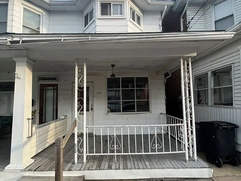 141 W Abbott St — Photo 1