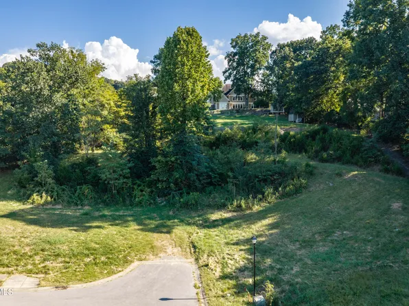 479 Lake Approach Dr, Johnson City, TN 37601