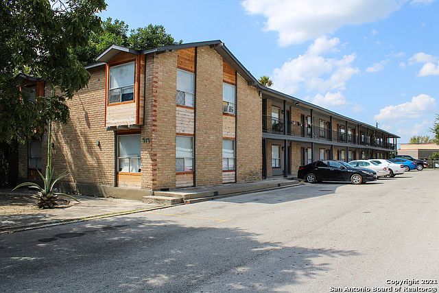 1st image of 717 E Grayson St