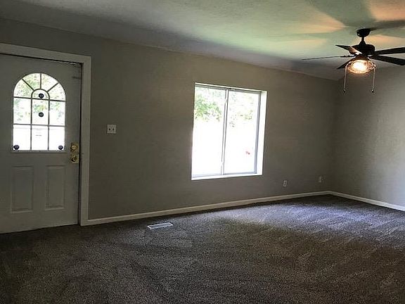 5th image of 630 Lincoln Ave