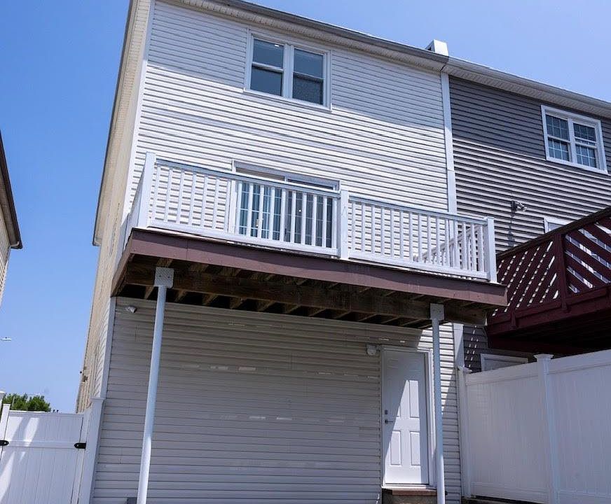 1st image of 56 Myrna Ln Floor 2