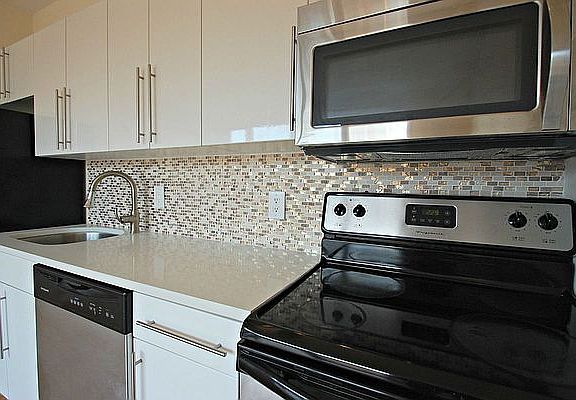3rd image of 153 Essex St APT 4A