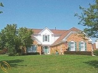 44751 Roundview Dr, Novi, MI 48375