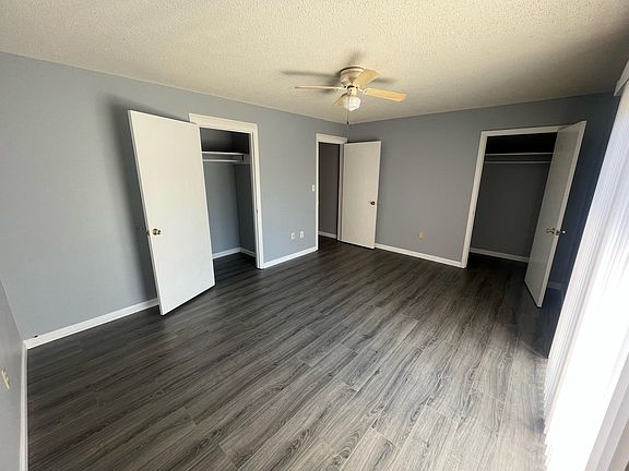 3rd image of 131 Carriage Pl #3