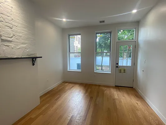 Rented by Massada Home Sales Inc | media 21