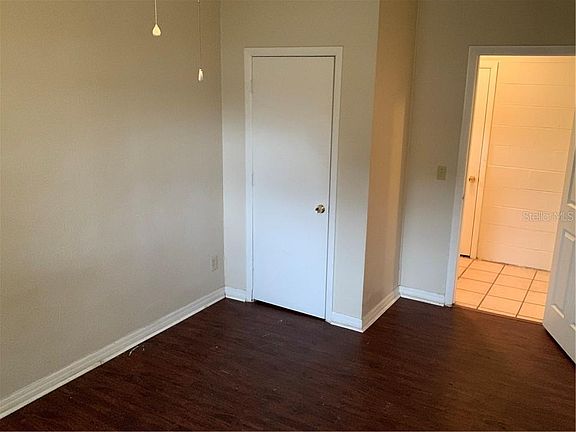 5th image of 411 Armour Ave