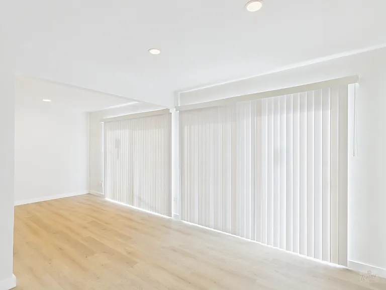 2124 Burton Dr #105 — Photo 8