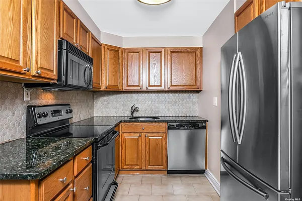 Sold by Keller Williams Realty Landmark | media 6