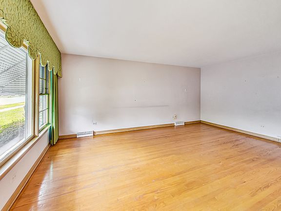 2nd image of 5362 N Cicero Ave