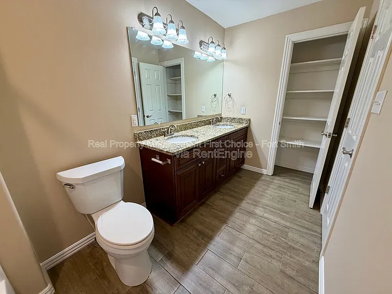 9817 Mylea Cir — Photo 15