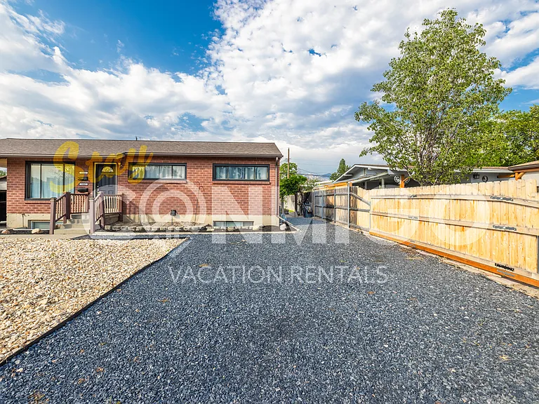 1041 E Platinum Way #1 — Photo 34