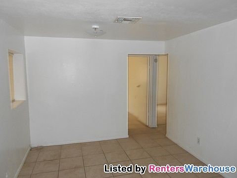 2nd image of 2727 W Belmont Ave APT B