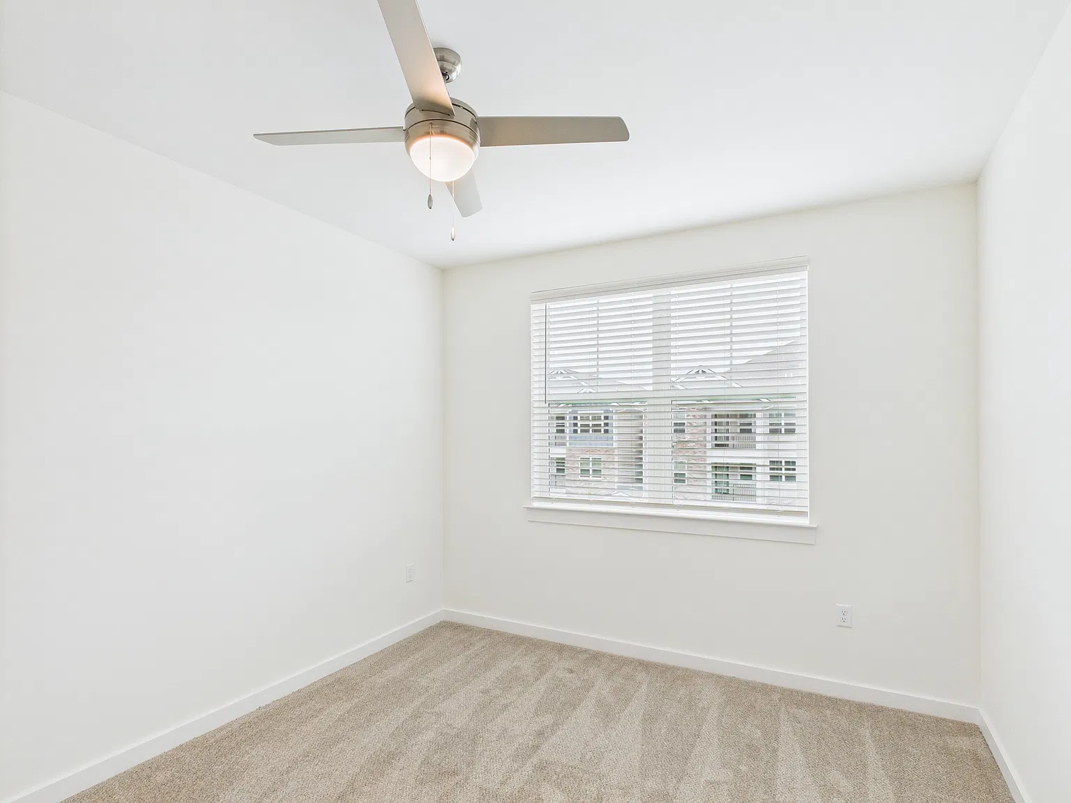 1 bed, 833 sqft, $1,409 — Photo 4