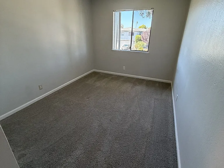 The Franciscan Apartments — Photo 32