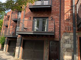 221 N Locust Ave, Fayetteville, AR 72701