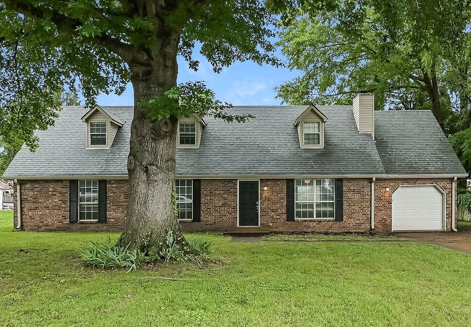1st image of 209 Lexington Dr