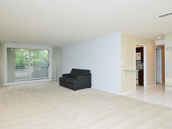 5th image of 6400 N Cicero Ave APT 208