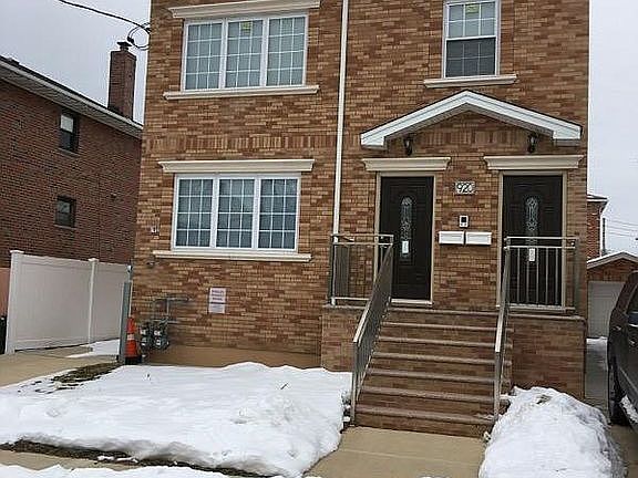 2nd image of 920 Wilcox Ave #1
