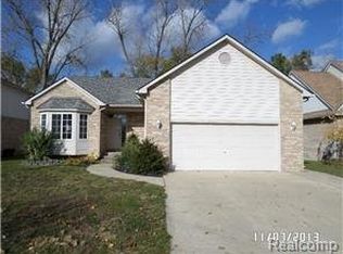 35838 Elmira St, Livonia, MI 48150