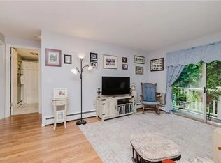 494 Putnam Pike APT B5, Smithfield, RI 02828