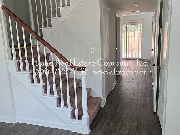 3rd image of 1449 Brookwood Dr APT A