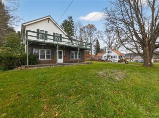 7 Pruyn St, Bainbridge, NY 13733