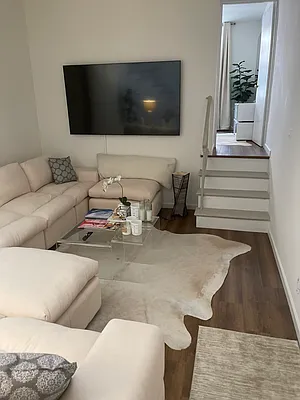 Rented by City Connections Realty | media 10