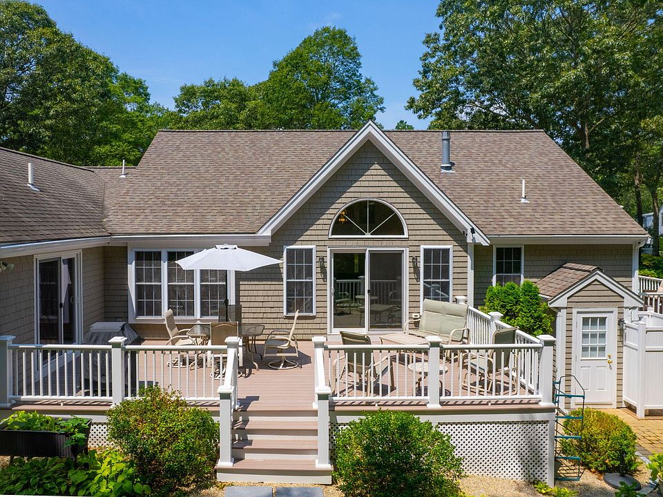 425 Currier Road, East Falmouth, MA 02536 Zillow