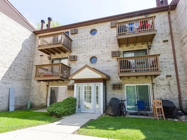 462 E Osage Ln APT 1A, Palatine, IL 60074