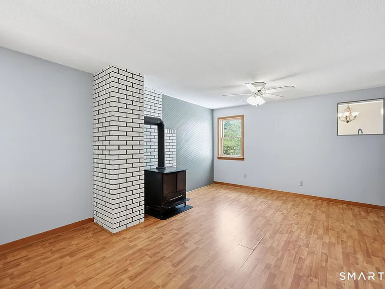 23 Alden St — Photo 9