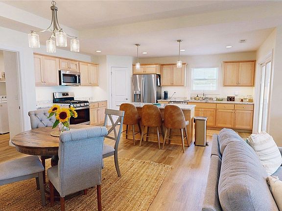 3rd image of 1320 Shea Ct