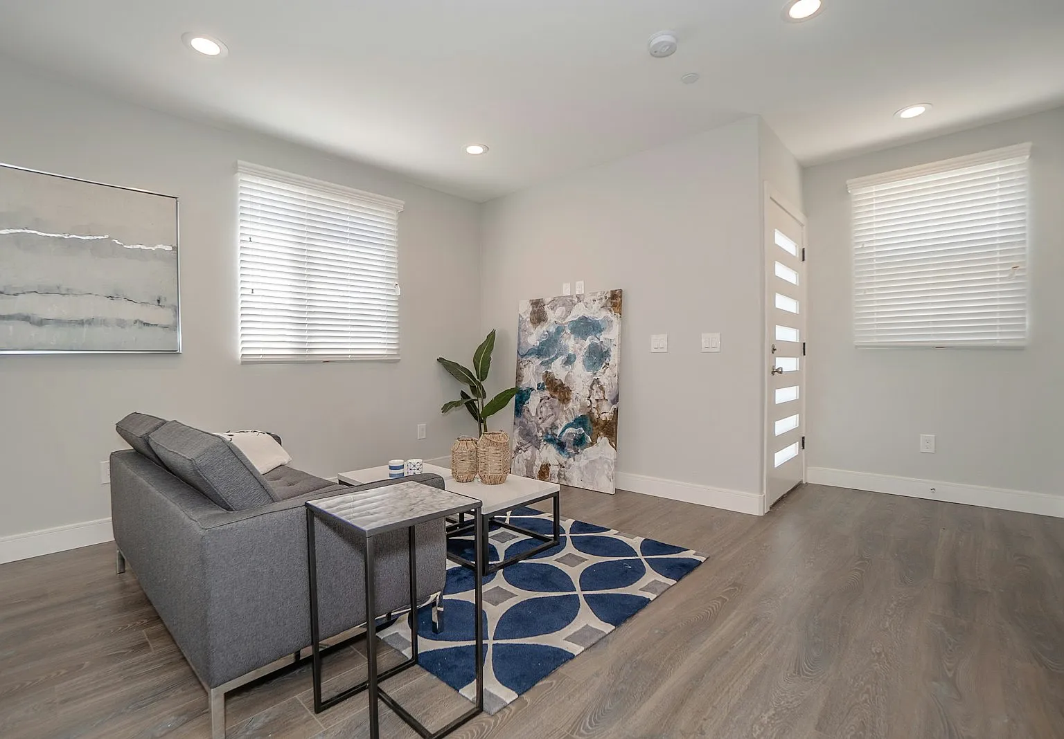 2631 South La Salle Avenue, Unit 2631 — Photo 4