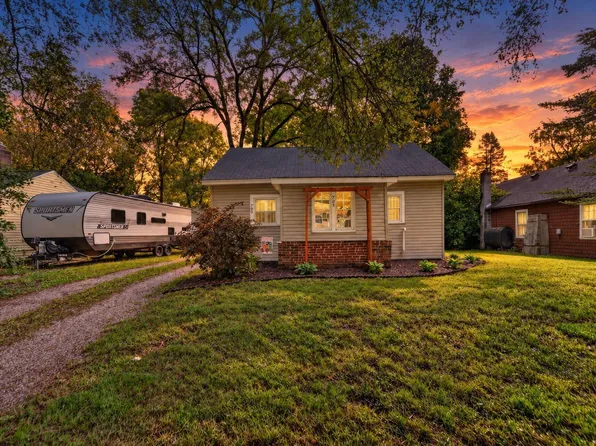 705 S Clinton St, Charlotte, MI 48813
