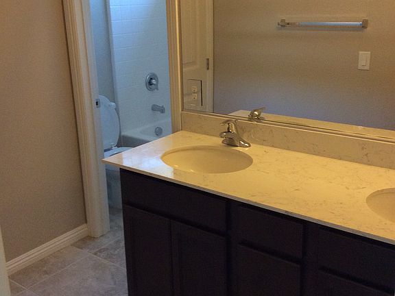 #GuardianRealty 1102 Bradley Bay Henderson Home Rental guest bath_12282020